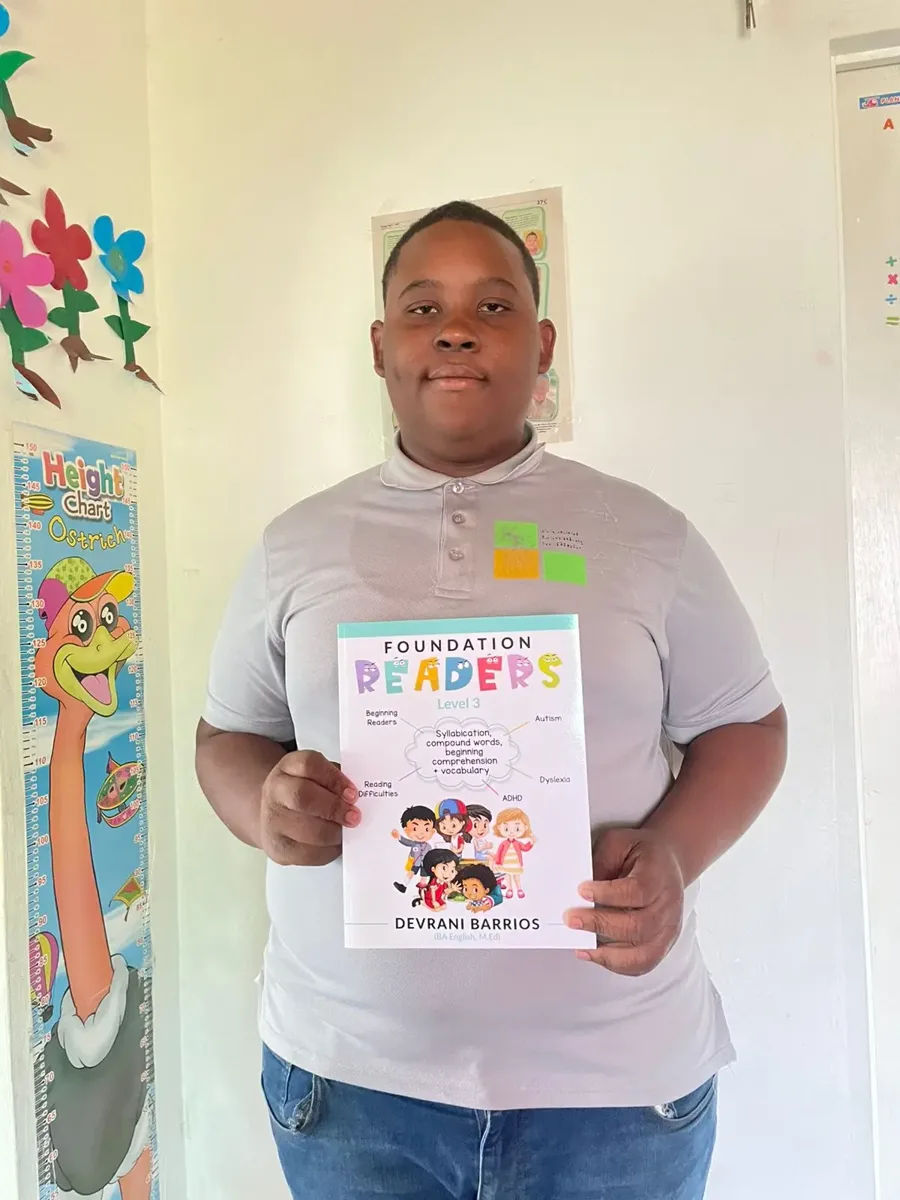 Israel holding Foundation Readers Level 3